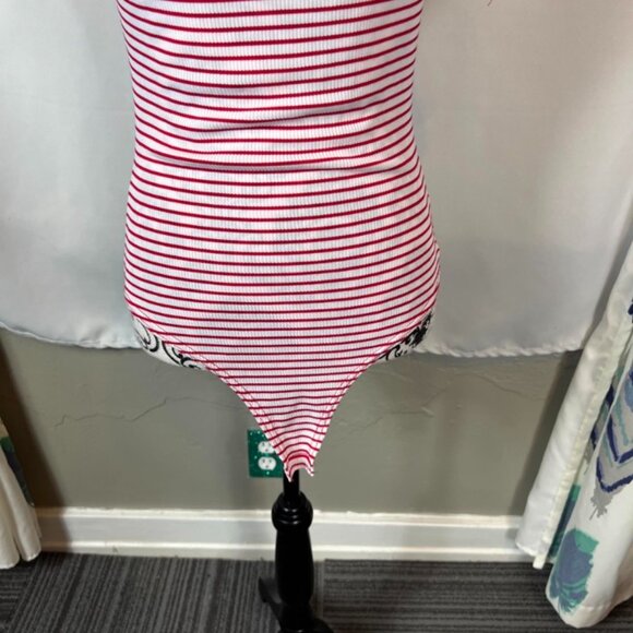 Boohoo Red & White Striped Ribbed V-Neck Bodysuit Size US 6 / UK 10 - Picture 4 of 9